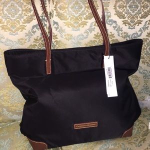 Dooney & Bourke everyday tote in black
